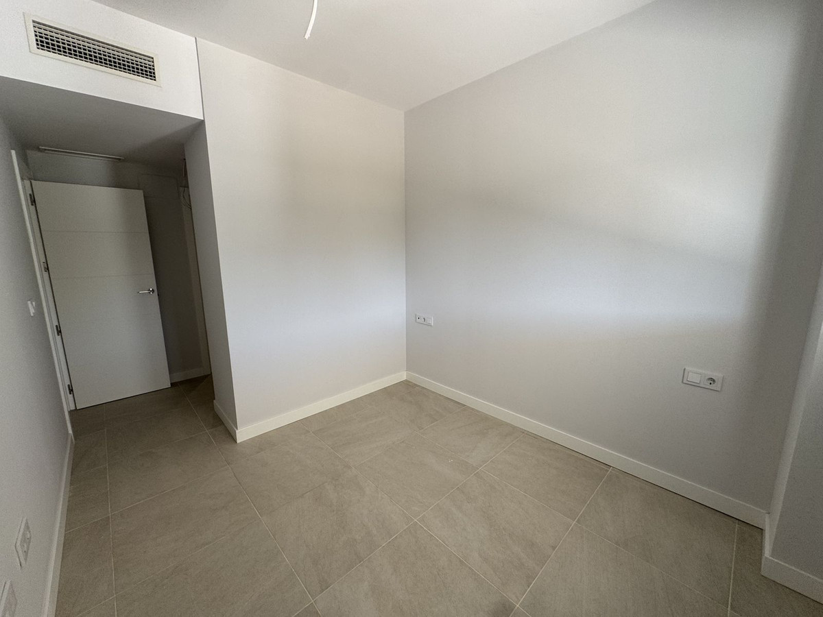 2 Bed, 2 Bath, ApartmentFor Sale, Selwo, Malaga