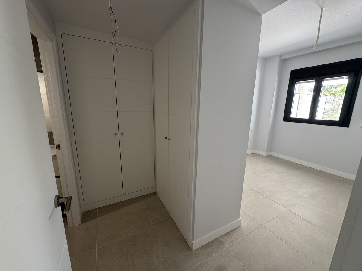 2 Bed, 2 Bath, ApartmentFor Sale, Selwo, Malaga