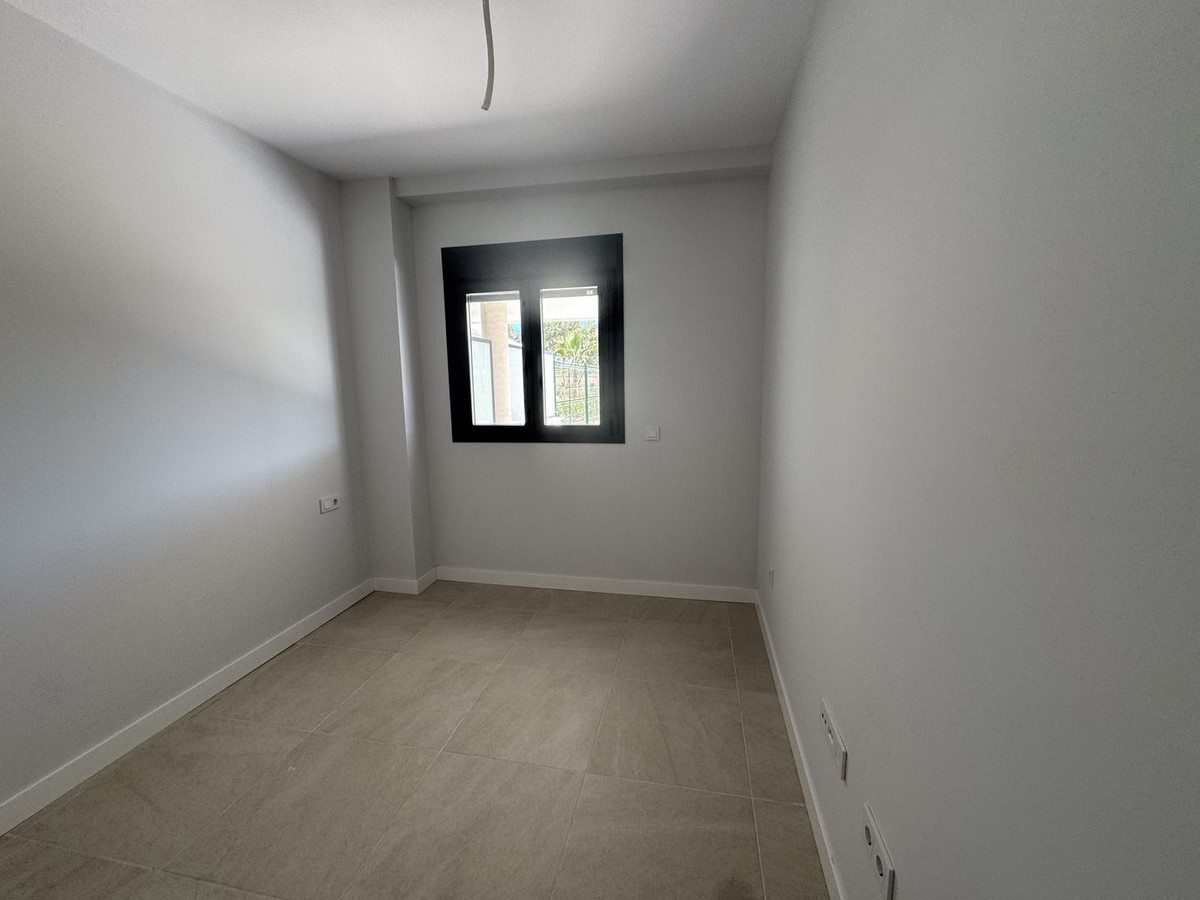 2 Bed, 2 Bath, ApartmentFor Sale, Selwo, Malaga