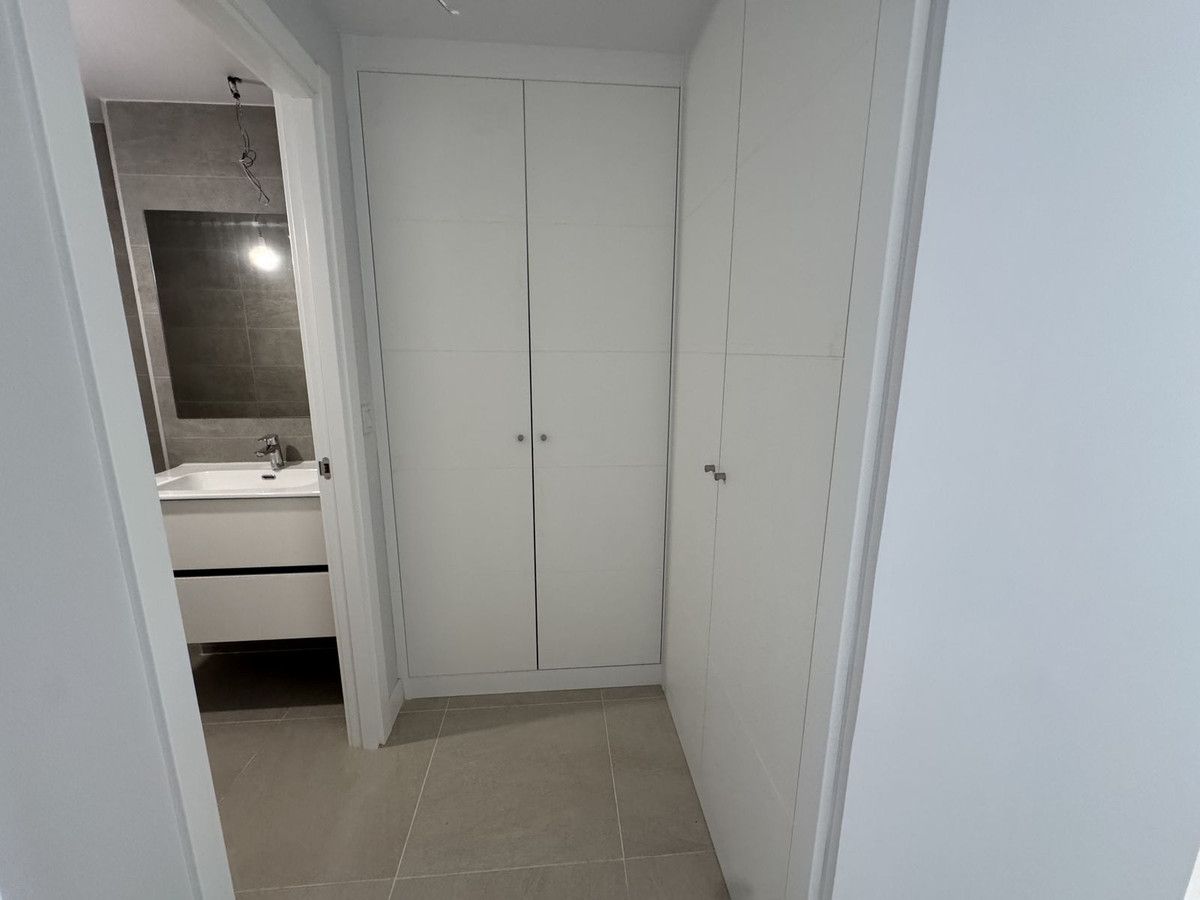 2 Bed, 2 Bath, ApartmentFor Sale, Selwo, Malaga