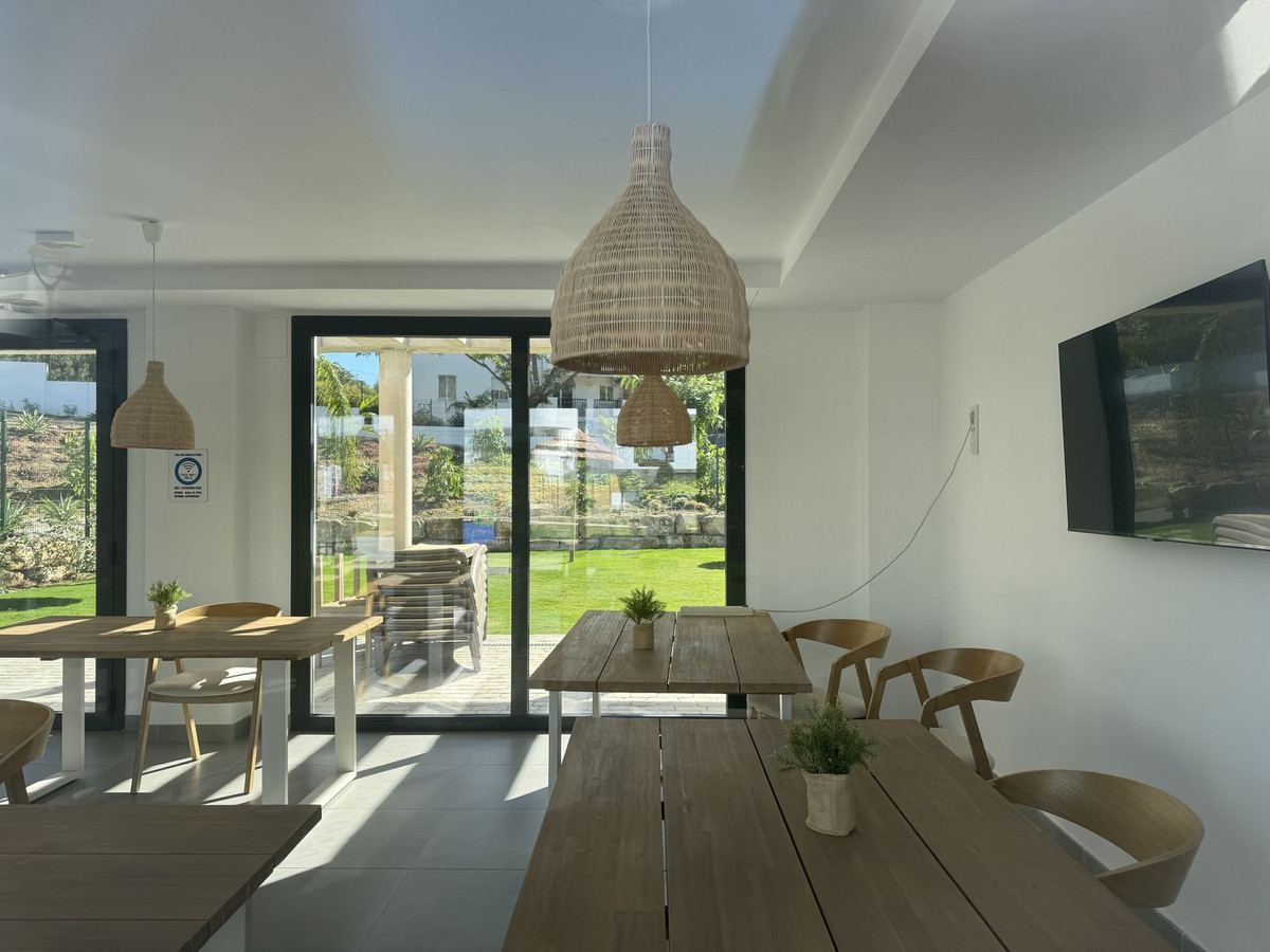 2 Bed, 2 Bath, ApartmentFor Sale, Selwo, Malaga