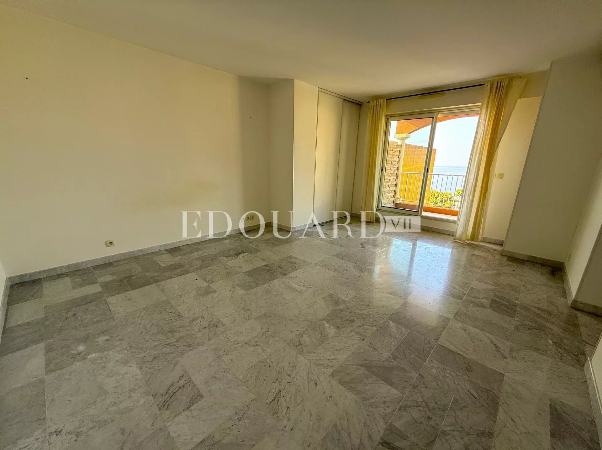 3 Bed, 2 Bath, ApartmentFor Sale, Cap-d'Ail, Alpes-Maritimes