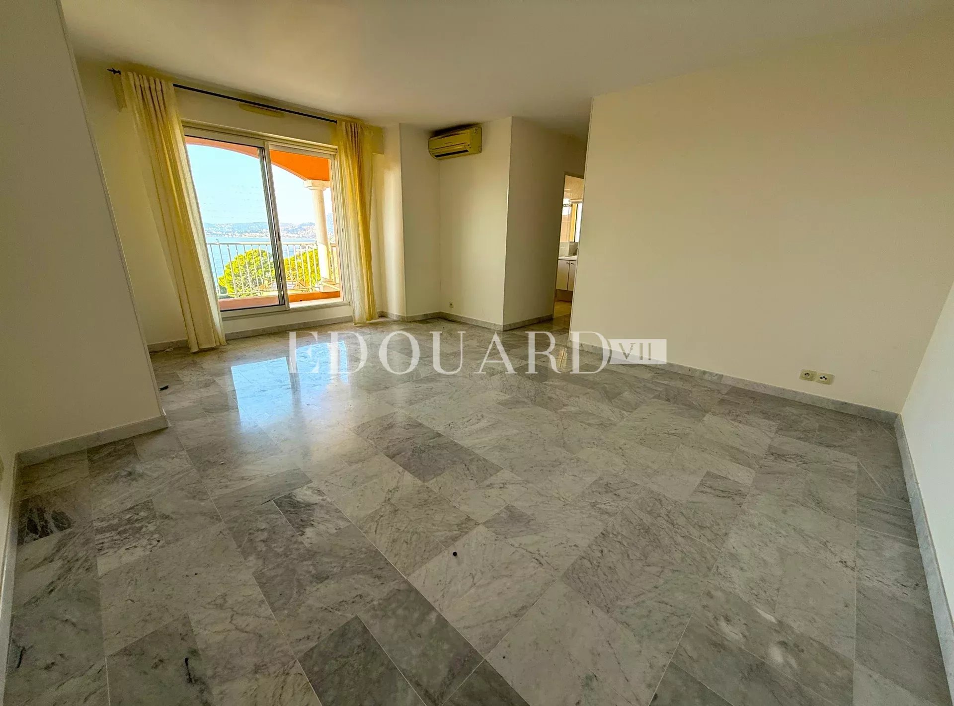 3 Bed, 2 Bath, ApartmentFor Sale, Cap-d'Ail, Alpes-Maritimes