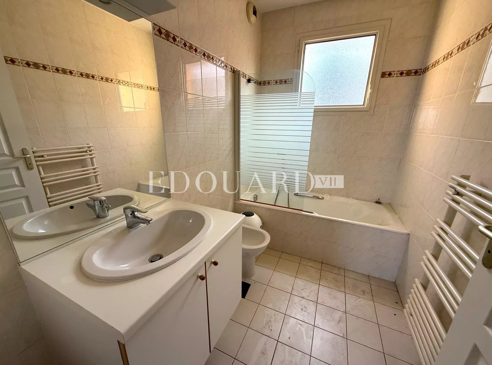 3 Bed, 2 Bath, ApartmentFor Sale, Cap-d'Ail, Alpes-Maritimes