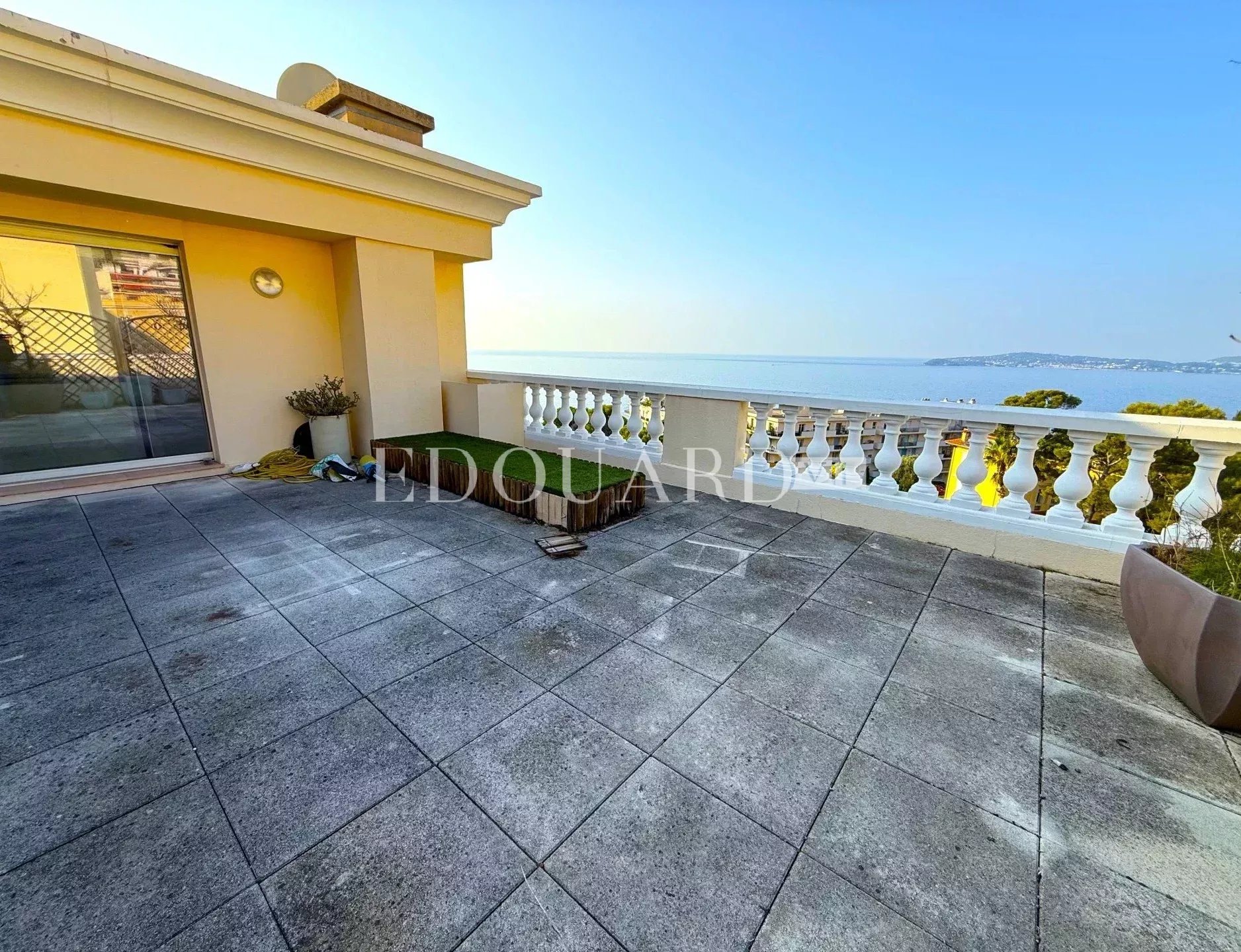 3 Bed, 2 Bath, ApartmentFor Sale, Cap-d'Ail, Alpes-Maritimes