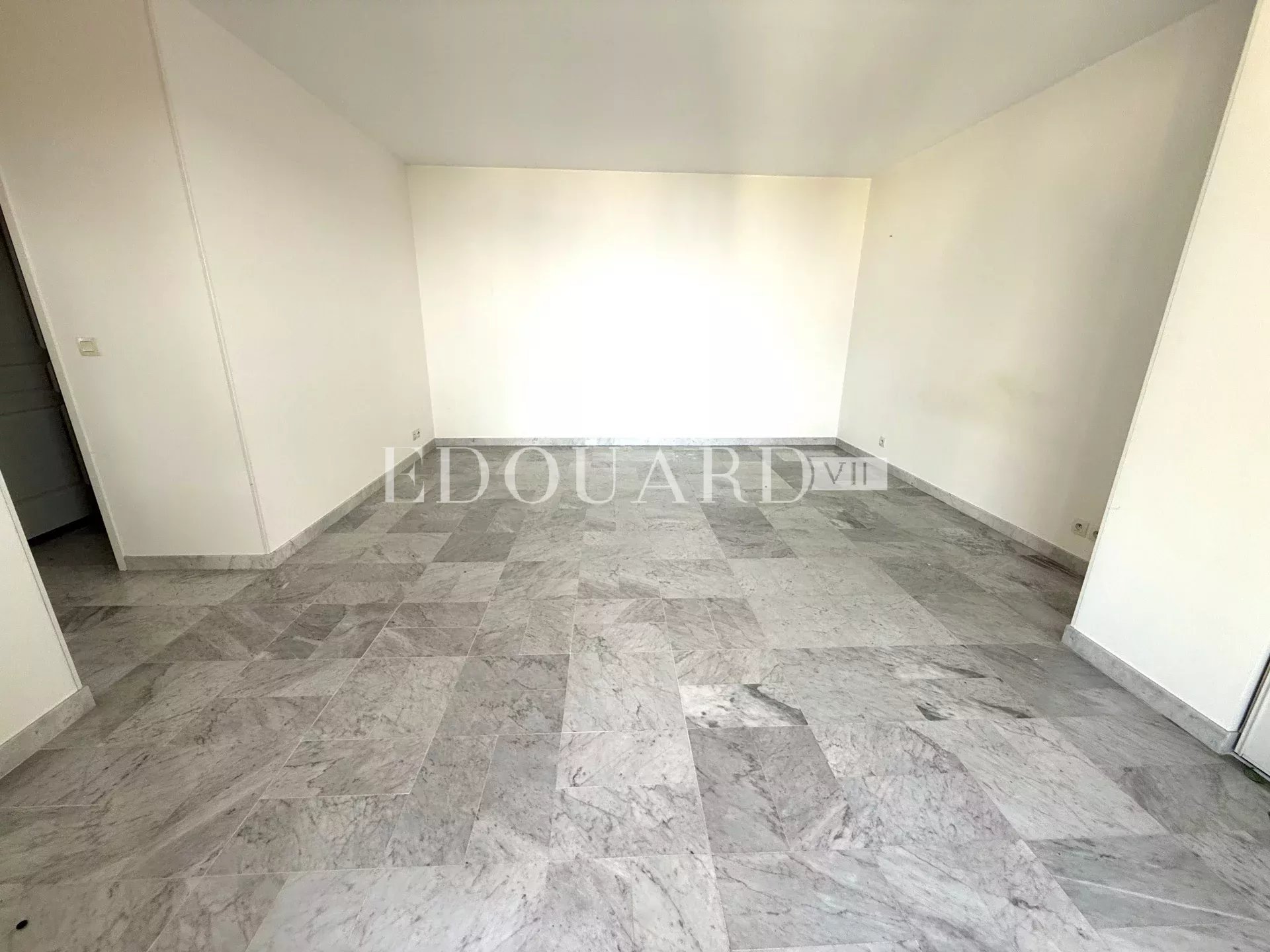 3 Bed, 2 Bath, ApartmentFor Sale, Cap-d'Ail, Alpes-Maritimes