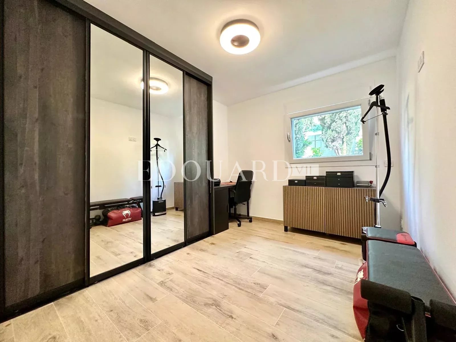 3 Bed, 1 Bath, ApartmentFor Sale, Menton, Alpes-Maritimes