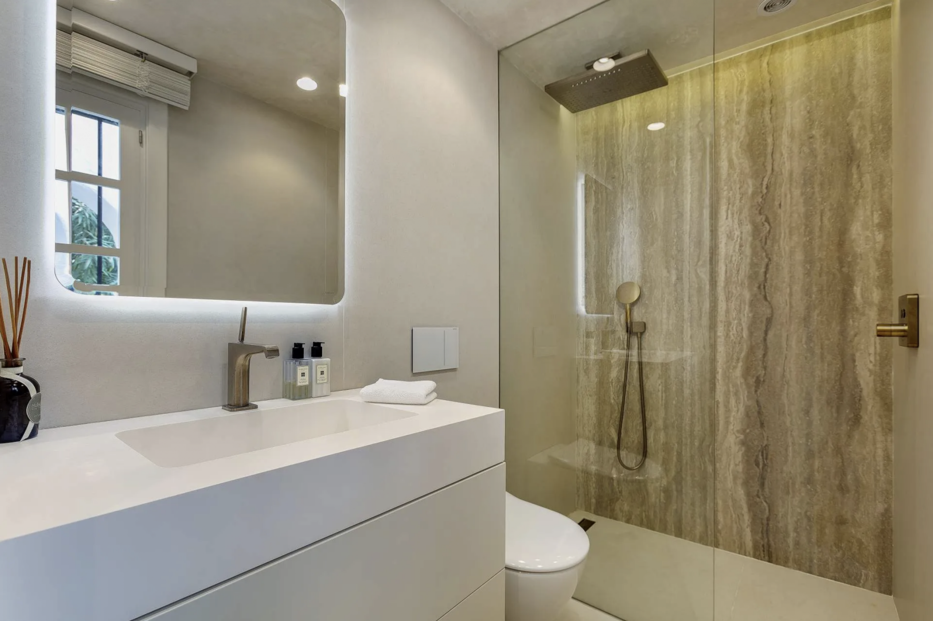 2 Bed, 2 Bath, ApartmentFor Sale, Marbella, Malaga 2 Bed, 2 Bath, ApartmentFor Sale, Marbella, Malaga