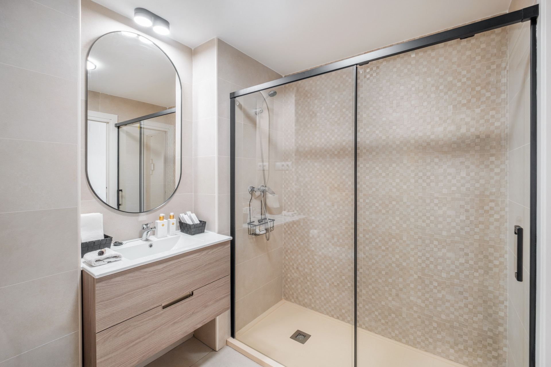 3 Bed, 2 Bath, ApartmentFor Sale, Marbella, Malaga 3 Bed, 2 Bath, ApartmentFor Sale, Marbella, Malaga