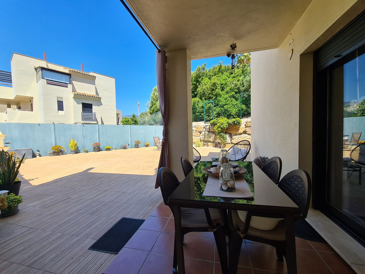 3 Bed, 2 Bath, ApartmentFor Sale, Selwo, Malaga