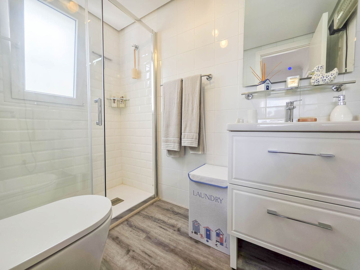 2 Bed, 2 Bath, ApartmentFor Sale, La Duquesa, Malaga 2 Bed, 2 Bath, ApartmentFor Sale, La Duquesa, Malaga