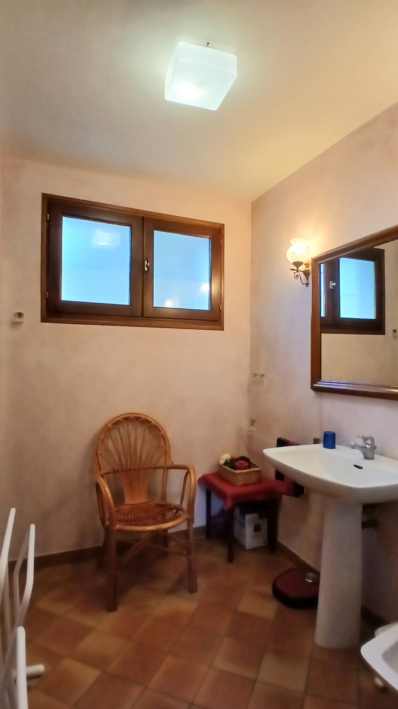 5 Bed, 1 Bath, HouseFor Sale, Lodeve, Herault, Languedoc-Roussillon, 34700