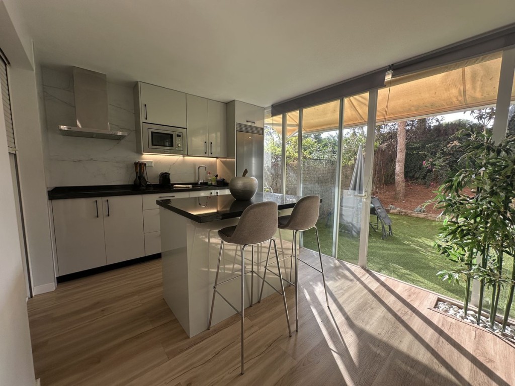 2 Bed, 1 Bath, ApartmentFor Sale, Calahonda, Malaga 2 Bed, 1 Bath, ApartmentFor Sale, Calahonda, Malaga