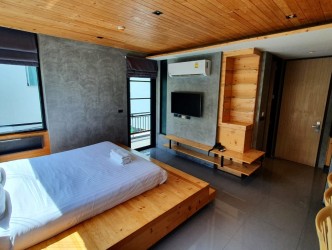 1 Bed, 1 Bath, ApartmentFor Sale, Phuket, NaiHarn, South