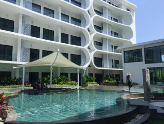 1 Bed, 1 Bath, ApartmentFor Sale, Phuket, NaiHarn, South
