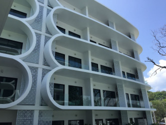 1 Bed, 1 Bath, ApartmentFor Sale, Phuket, NaiHarn, South