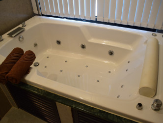 4 Bed, 3 Bath, HouseFor Sale, Phuket, NaiHarn, South 4 Bed, 3 Bath, HouseFor Sale, Phuket, NaiHarn, South