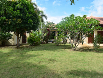 4 Bed, 3 Bath, HouseFor Sale, Phuket, NaiHarn, South 4 Bed, 3 Bath, HouseFor Sale, Phuket, NaiHarn, South