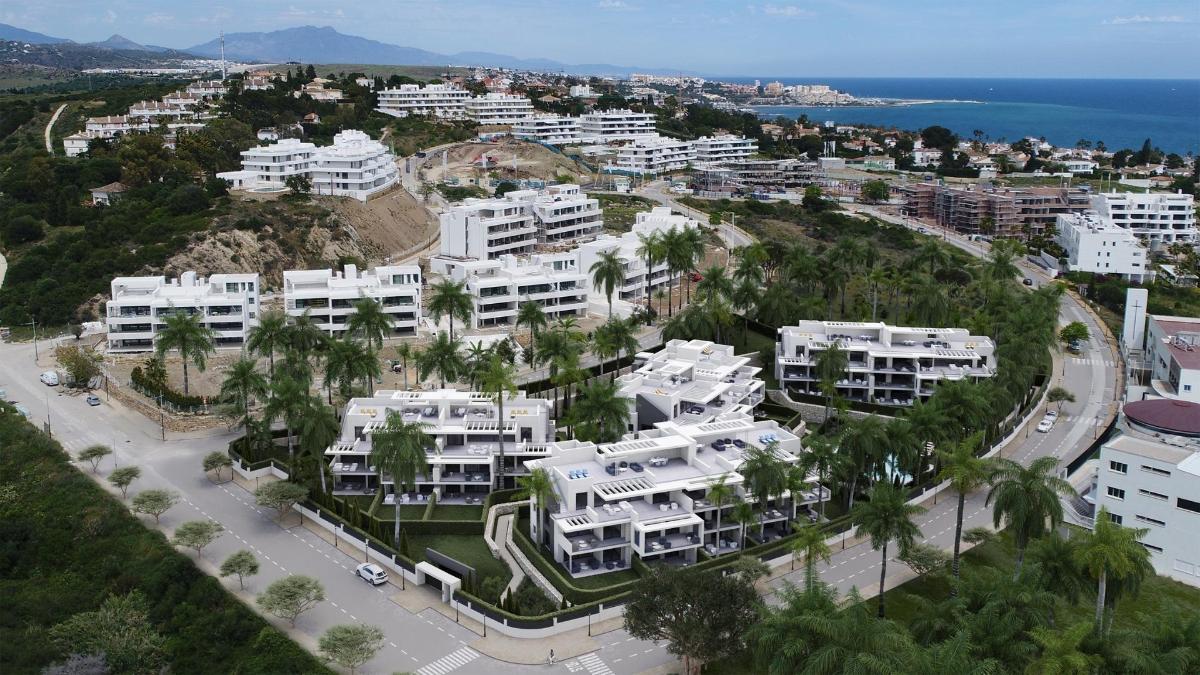 3 Bed, 2 Bath, ApartmentFor Sale, Estepona, Costa del Sol