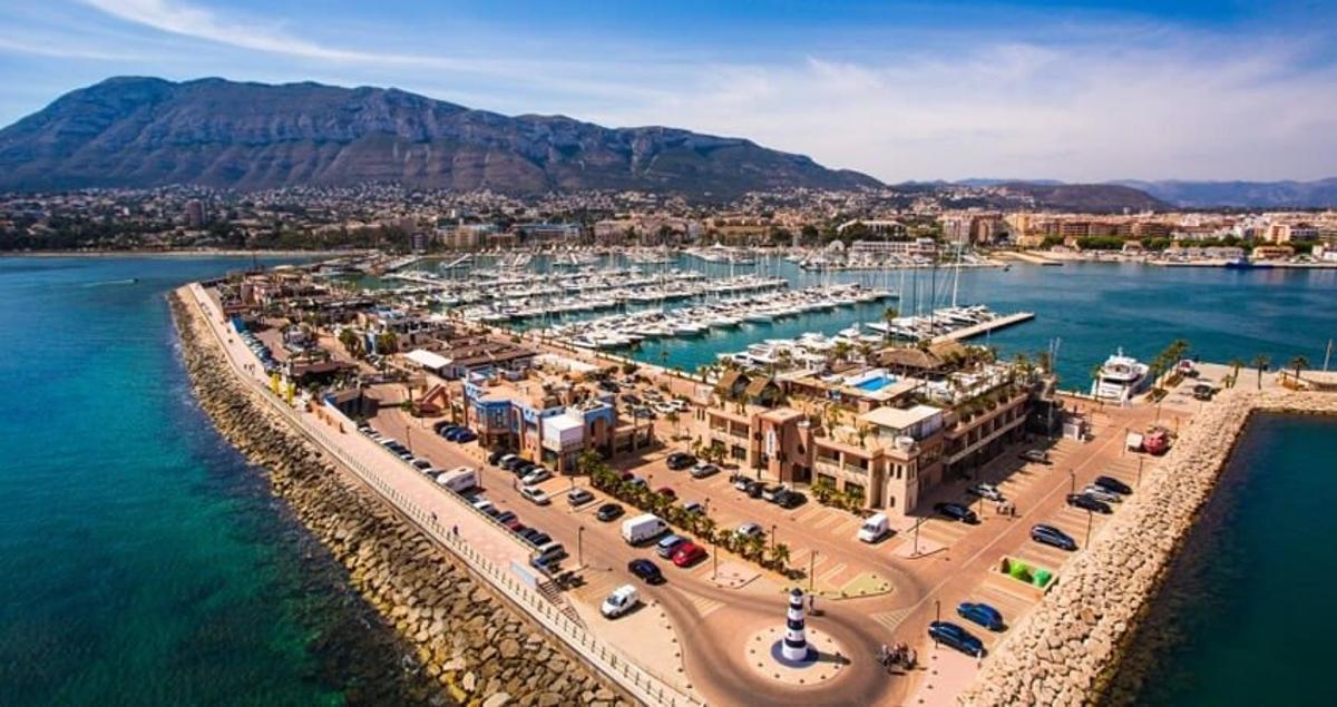 4 Bed, 2 Bath, ApartmentFor Sale, Denia, Costa Blanca