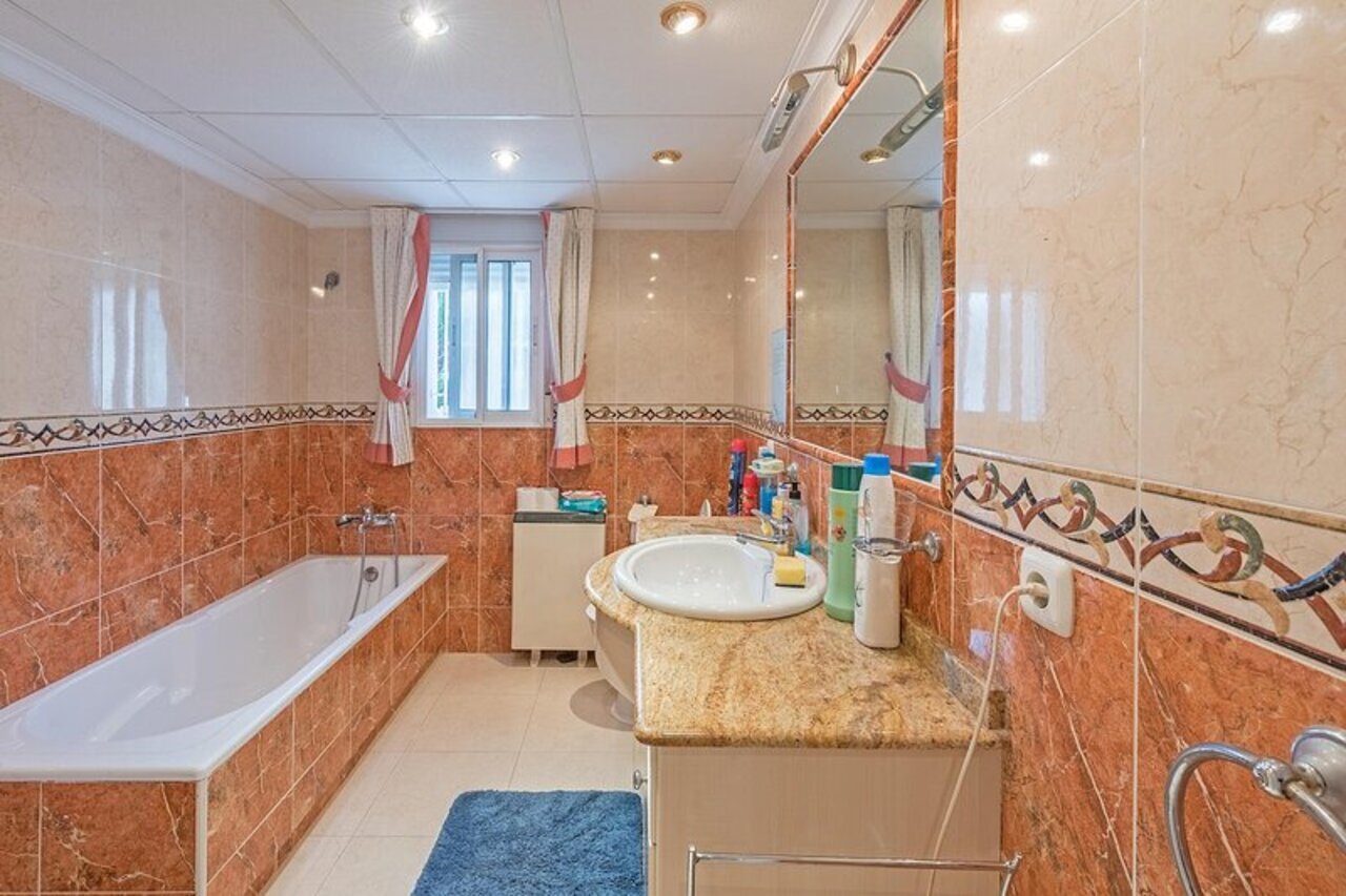 2 Bed, 2 Bath, ApartmentFor Sale, Los Altos, Alicante