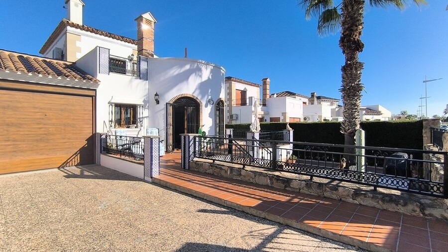 3 Bed, 2 Bath, HouseFor Sale, Algorfa, Alicante