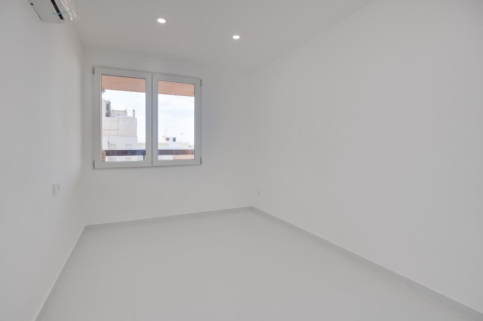 3 Bed, 2 Bath, ApartmentFor Sale, Torrevieja, Alicante