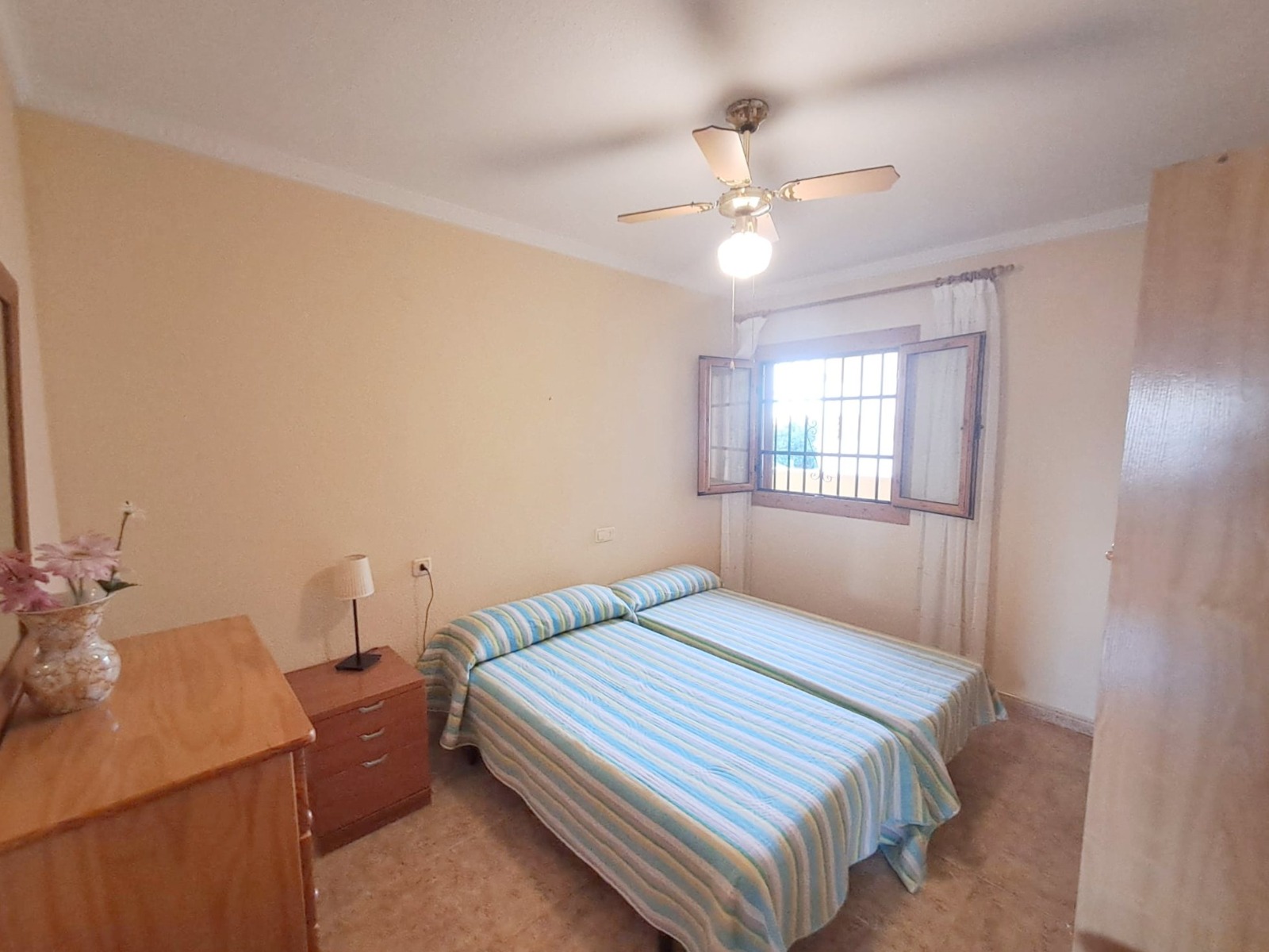 2 Bed, 1 Bath, ApartmentFor Sale, Torrevieja, Alicante