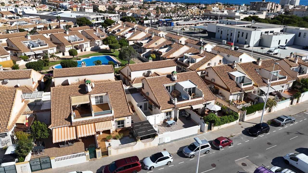 3 Bed, 2 Bath, HouseFor Sale, La Zenia, Alicante