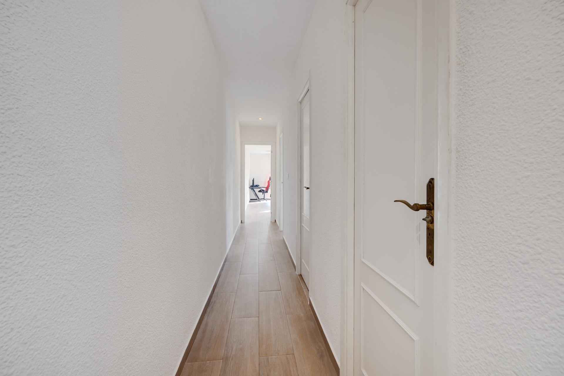 2 Bed, 1 Bath, ApartmentFor Sale, Torrevieja, Alicante