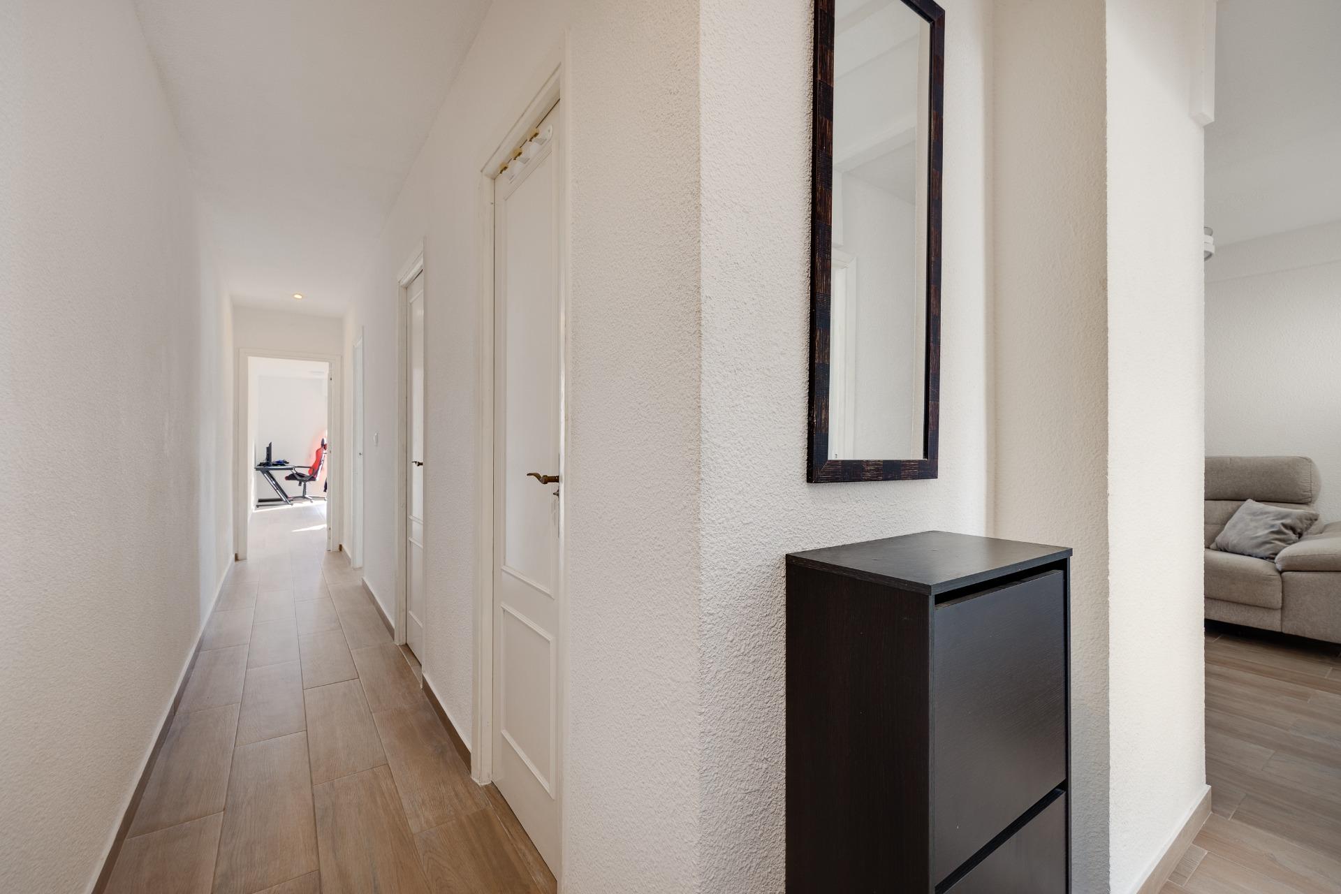 2 Bed, 1 Bath, ApartmentFor Sale, Torrevieja, Alicante