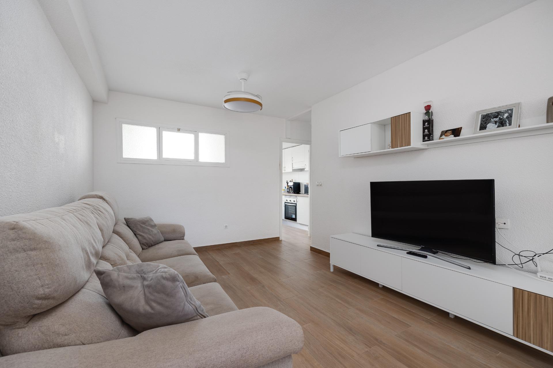 2 Bed, 1 Bath, ApartmentFor Sale, Torrevieja, Alicante