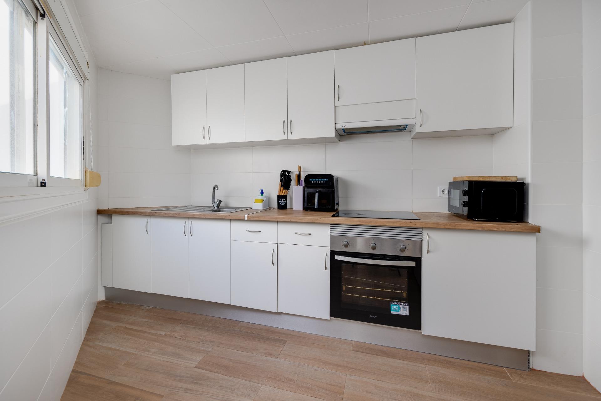 2 Bed, 1 Bath, ApartmentFor Sale, Torrevieja, Alicante