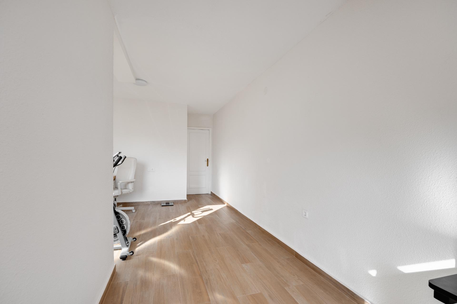 2 Bed, 1 Bath, ApartmentFor Sale, Torrevieja, Alicante