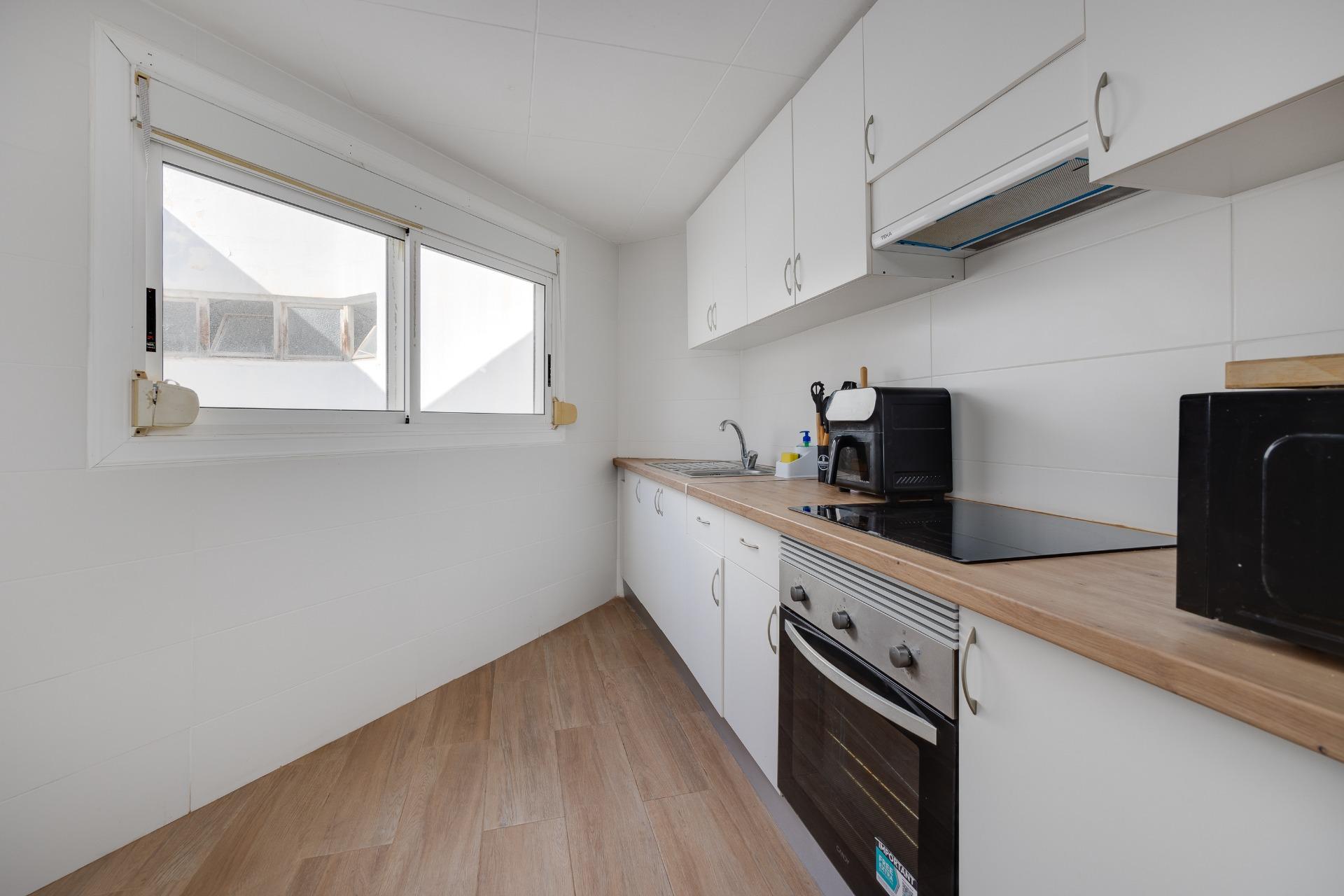 2 Bed, 1 Bath, ApartmentFor Sale, Torrevieja, Alicante