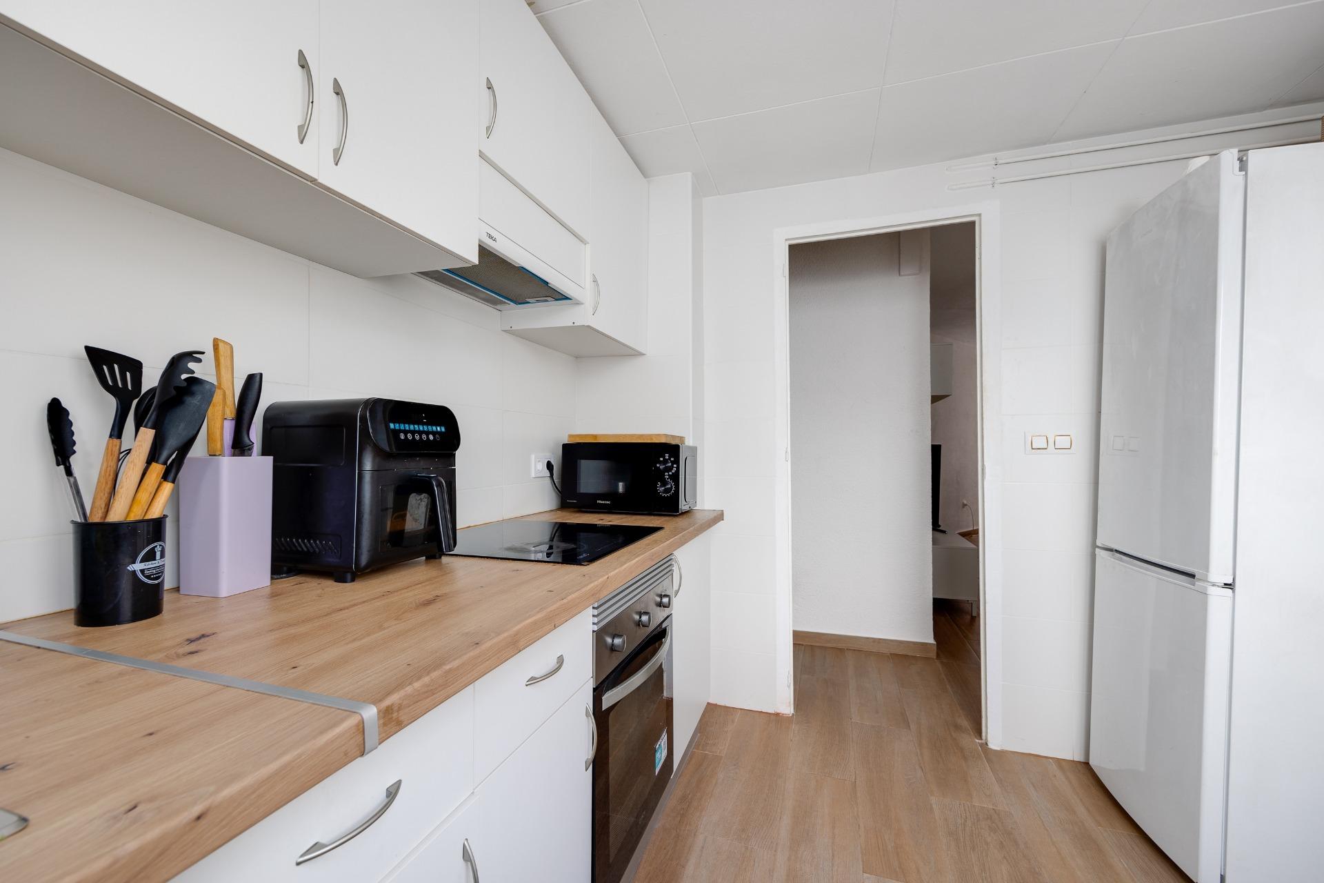 2 Bed, 1 Bath, ApartmentFor Sale, Torrevieja, Alicante