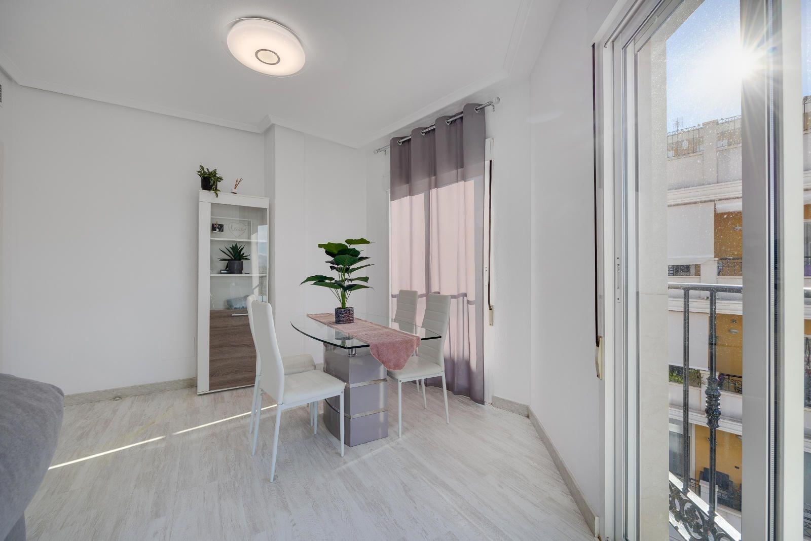 3 Bed, 2 Bath, ApartmentFor Sale, Almoradi, Alicante