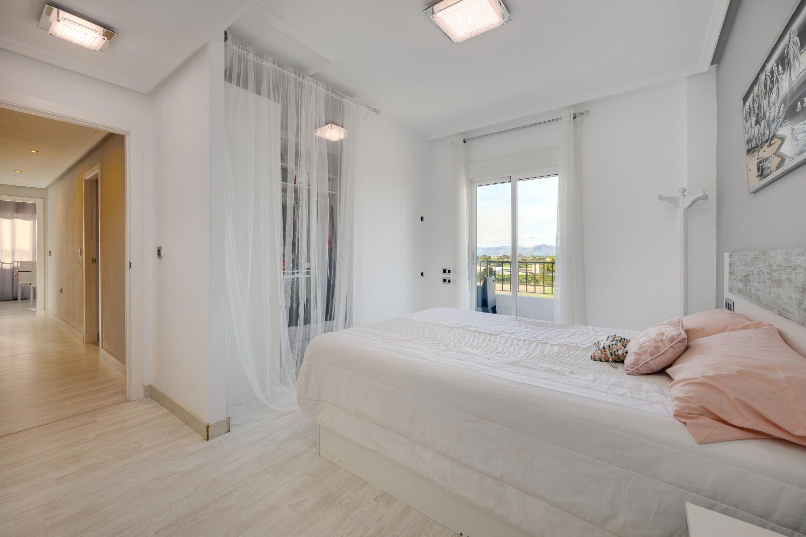 3 Bed, 2 Bath, ApartmentFor Sale, Almoradi, Alicante
