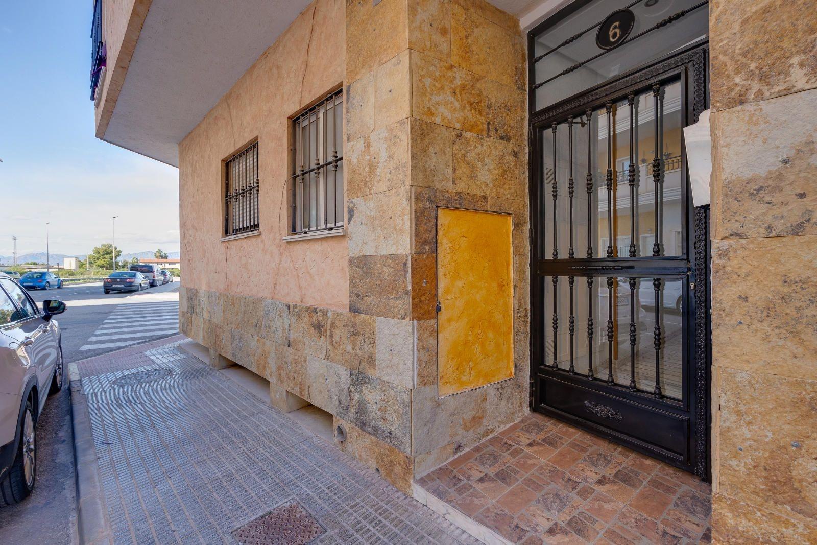 3 Bed, 2 Bath, ApartmentFor Sale, Almoradi, Alicante