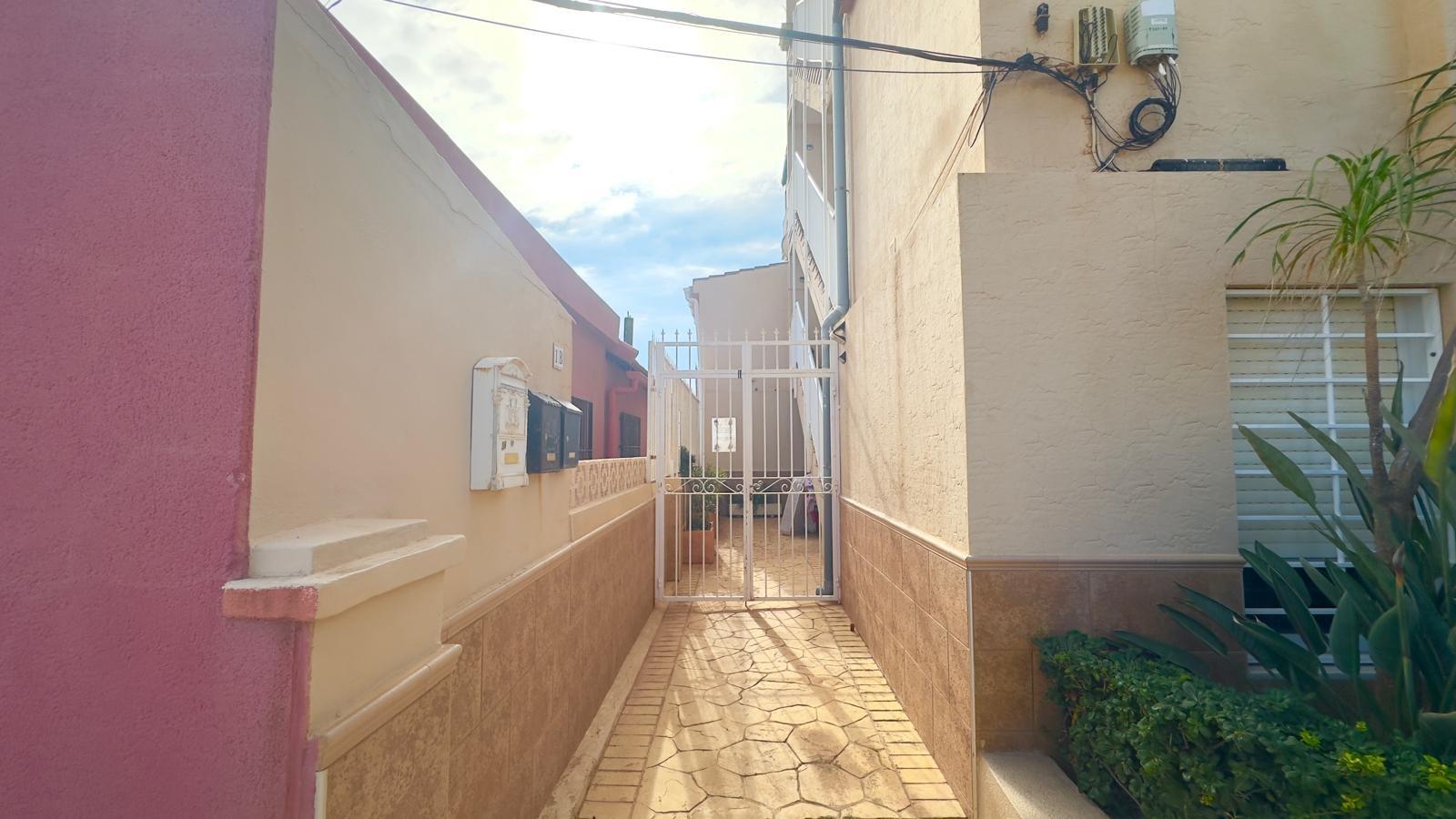 3 Bed, 2 Bath, ApartmentFor Sale, Torrevieja, Alicante