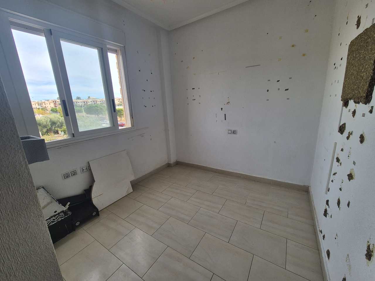 2 Bed, 1 Bath, ApartmentFor Sale, Torrevieja, Alicante