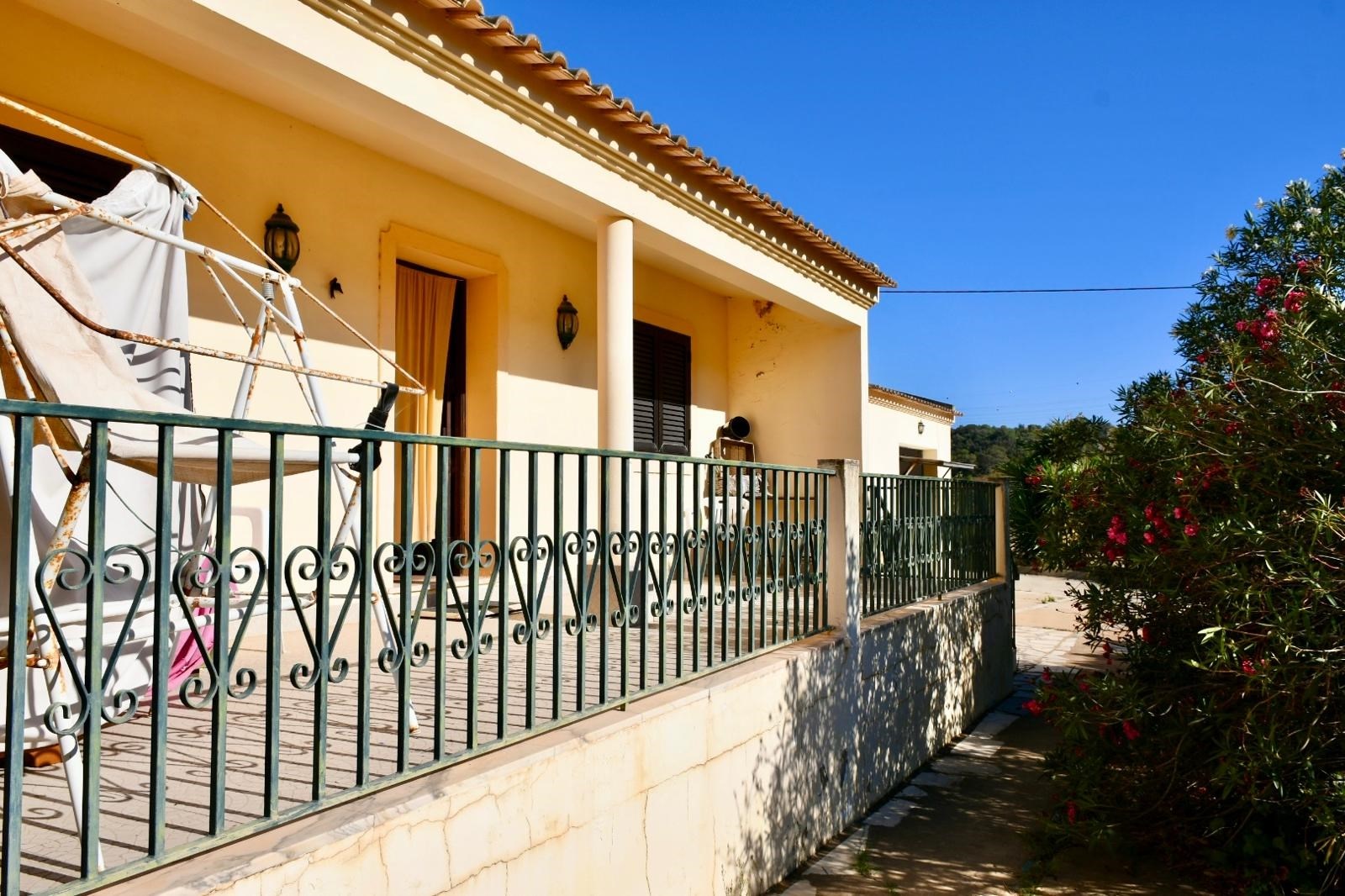 3 Bed, 1 Bath, HouseFor Sale, Portimao, Faro, 8500-132