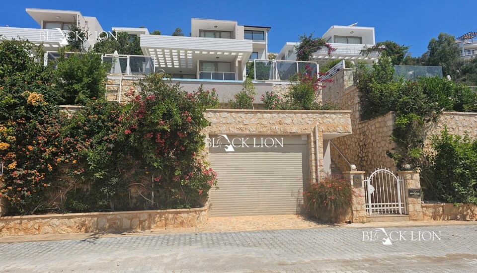 4 Bed, 4 Bath, ApartmentFor Sale, Ortaalan, Kalkan, Antalya