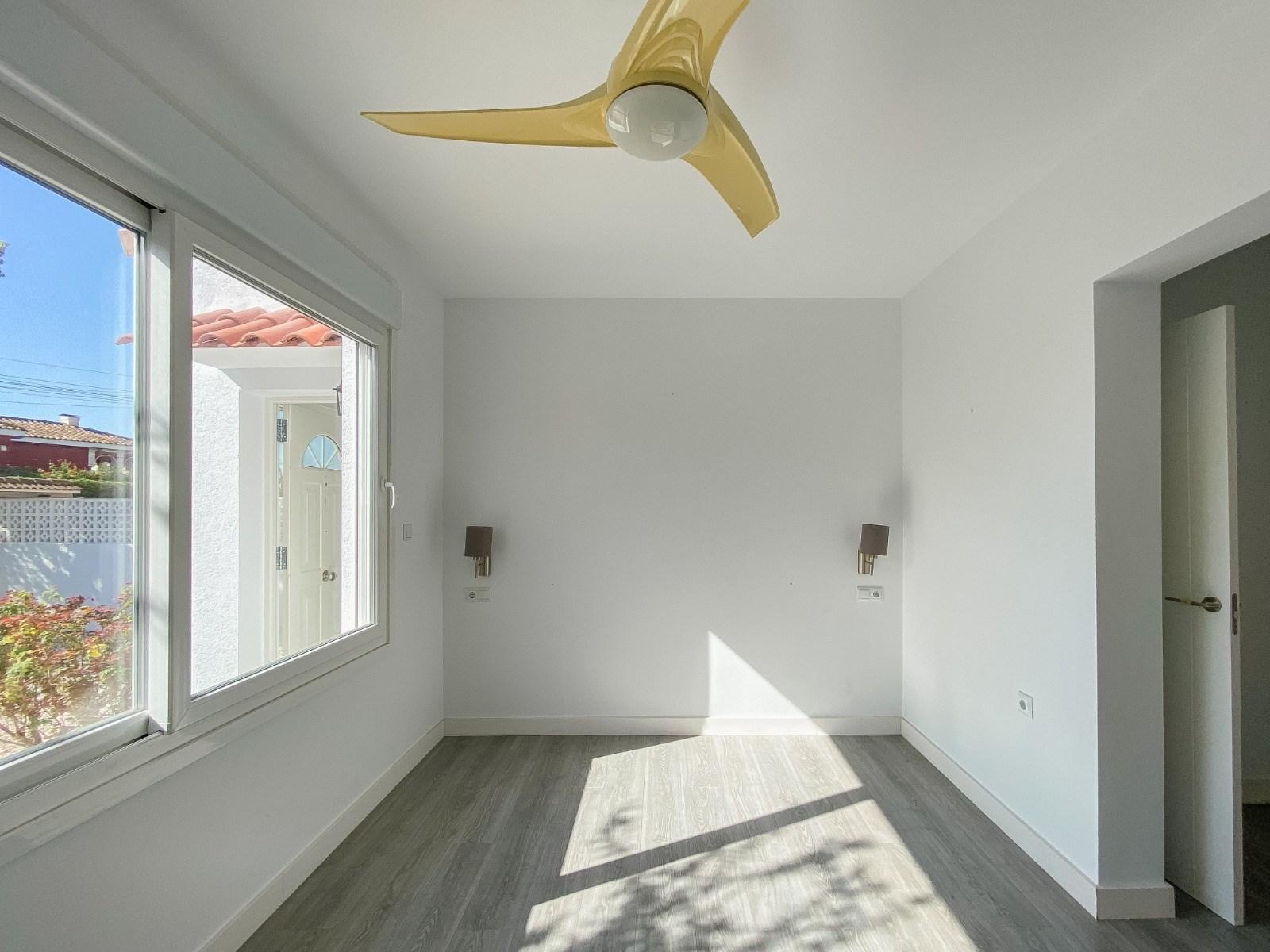 3 Bed, 2 Bath, HouseFor Sale, Torrevieja, Alicante