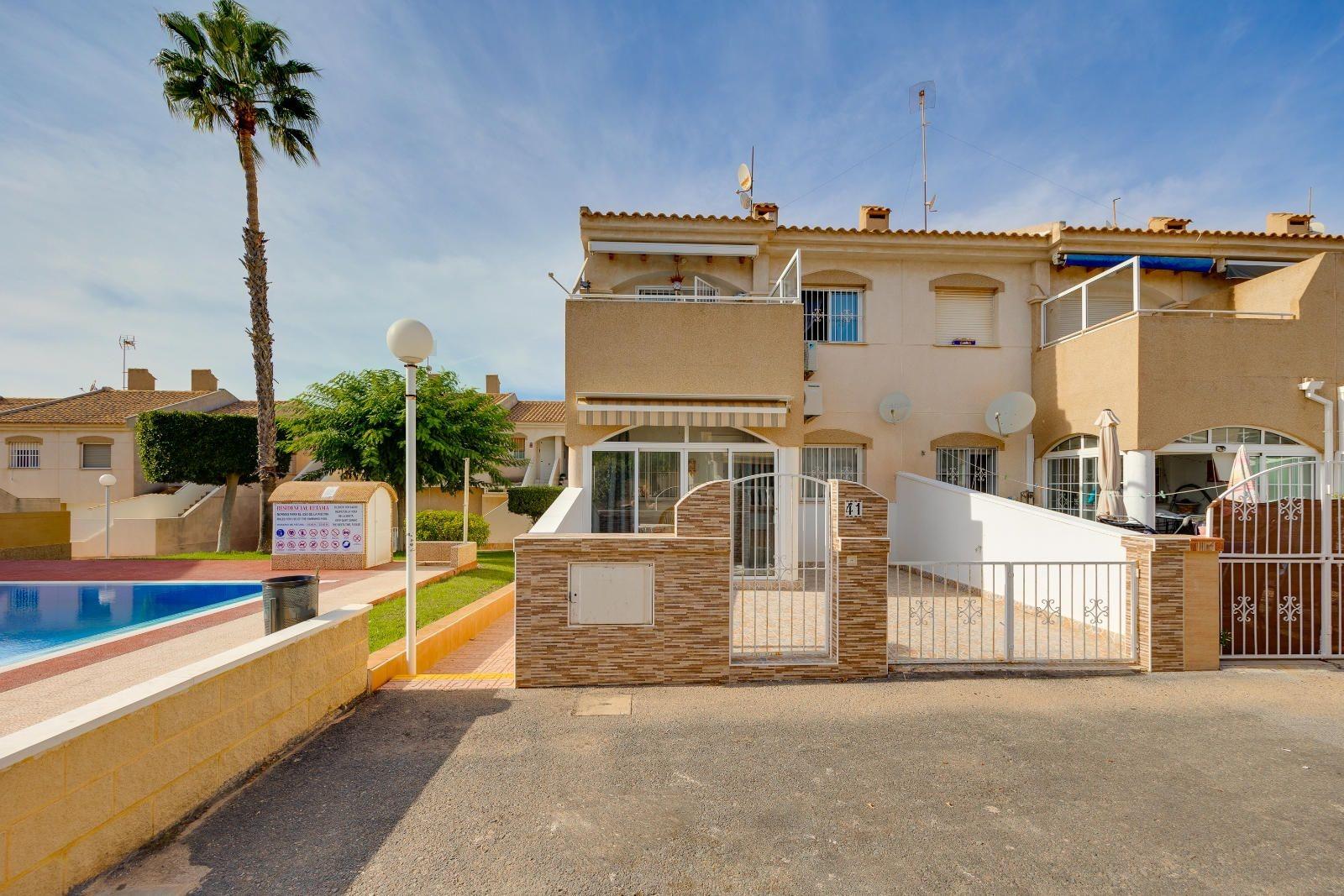 2 Bed, 1 Bath, HouseFor Sale, Torrevieja, Alicante