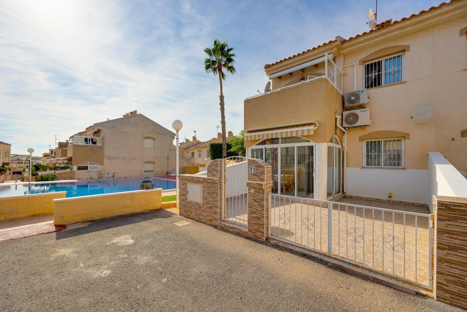 2 Bed, 1 Bath, HouseFor Sale, Torrevieja, Alicante