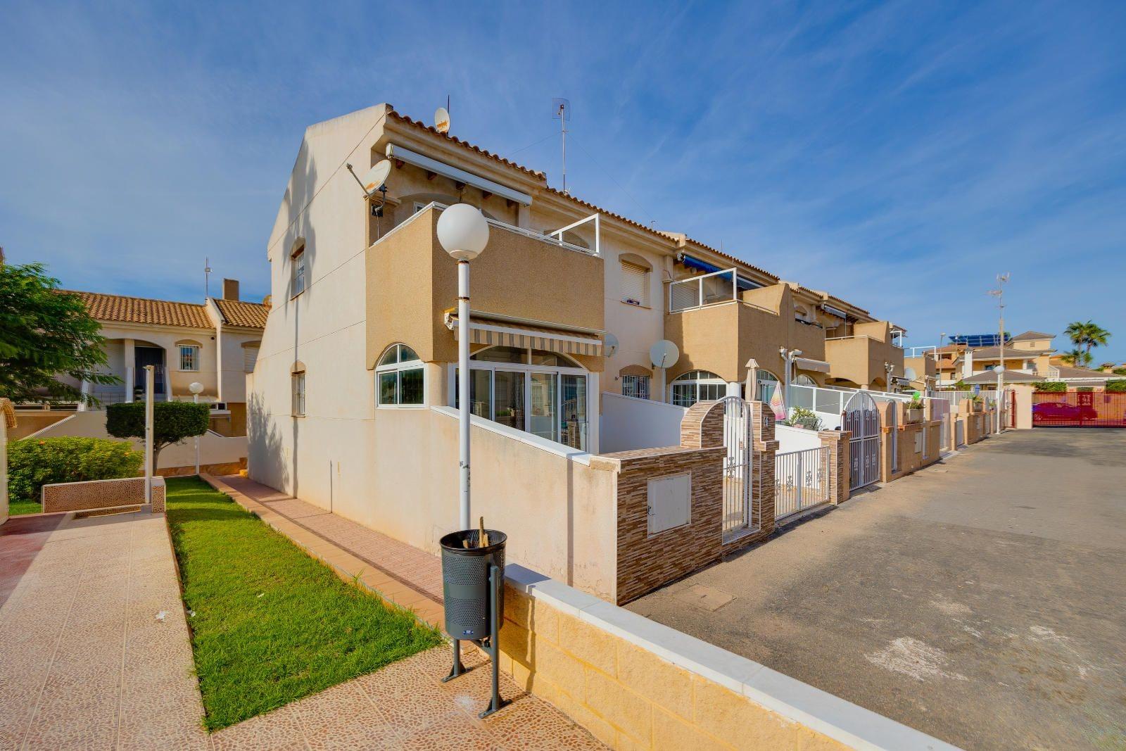 2 Bed, 1 Bath, HouseFor Sale, Torrevieja, Alicante