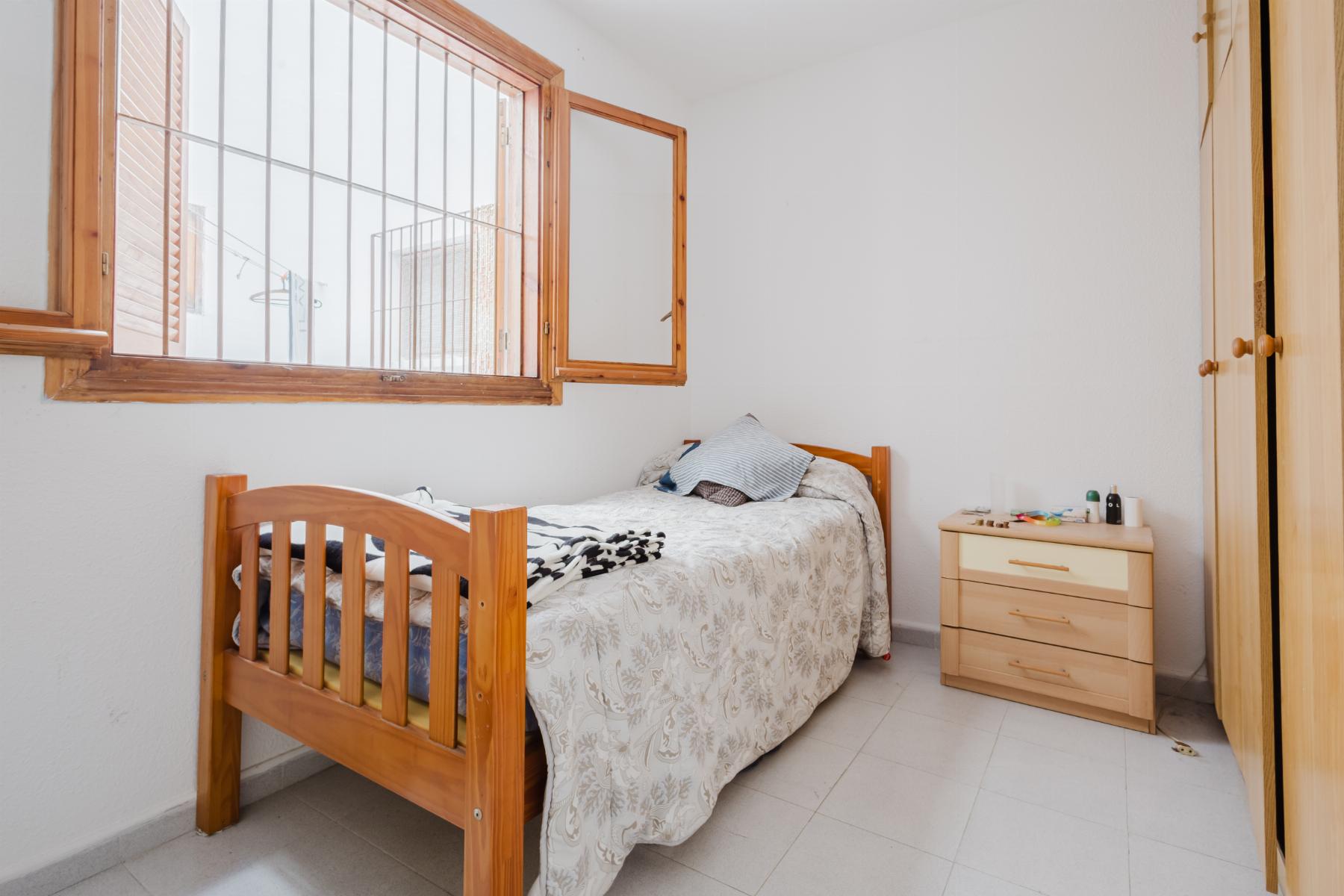 2 Bed, 1 Bath, ApartmentFor Sale, Torrevieja, Alicante