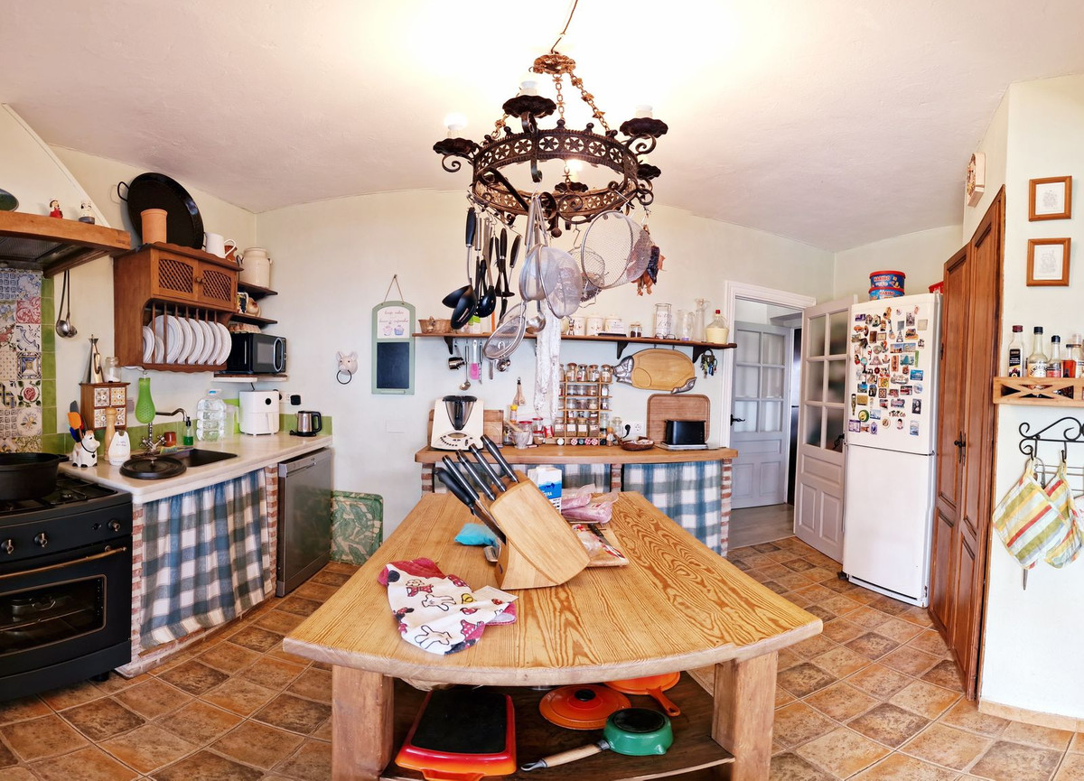 4 Bed, 3 Bath, HouseFor Sale, San Diego, Cadiz