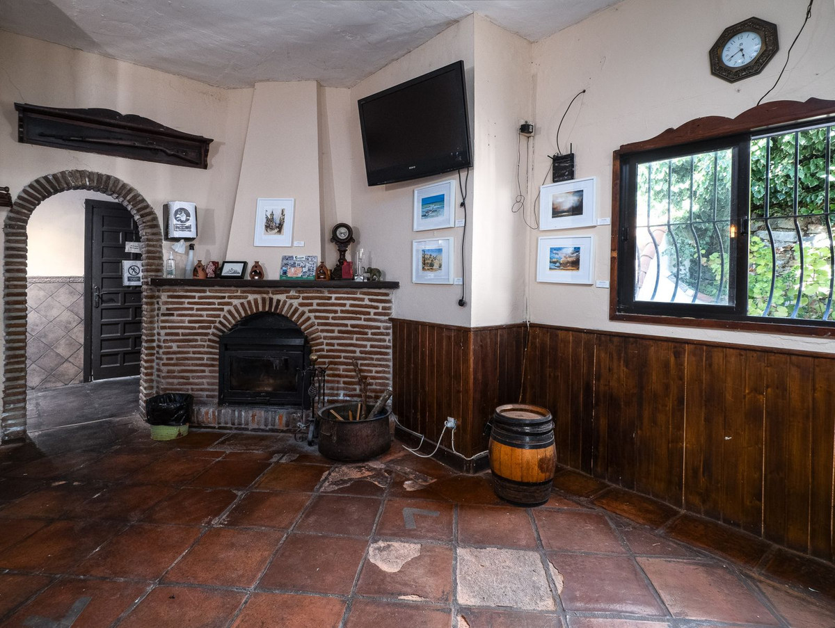 Commercial Property, For Sale